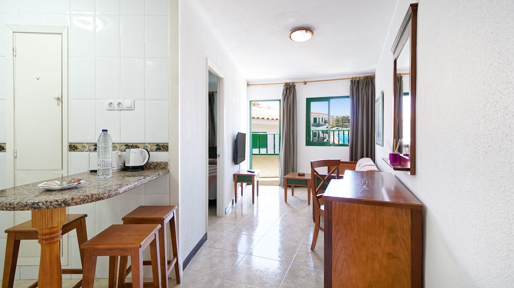 Apartamentos Las Faluas — Hotel rooms in Playa del Ingles, Canary Islands