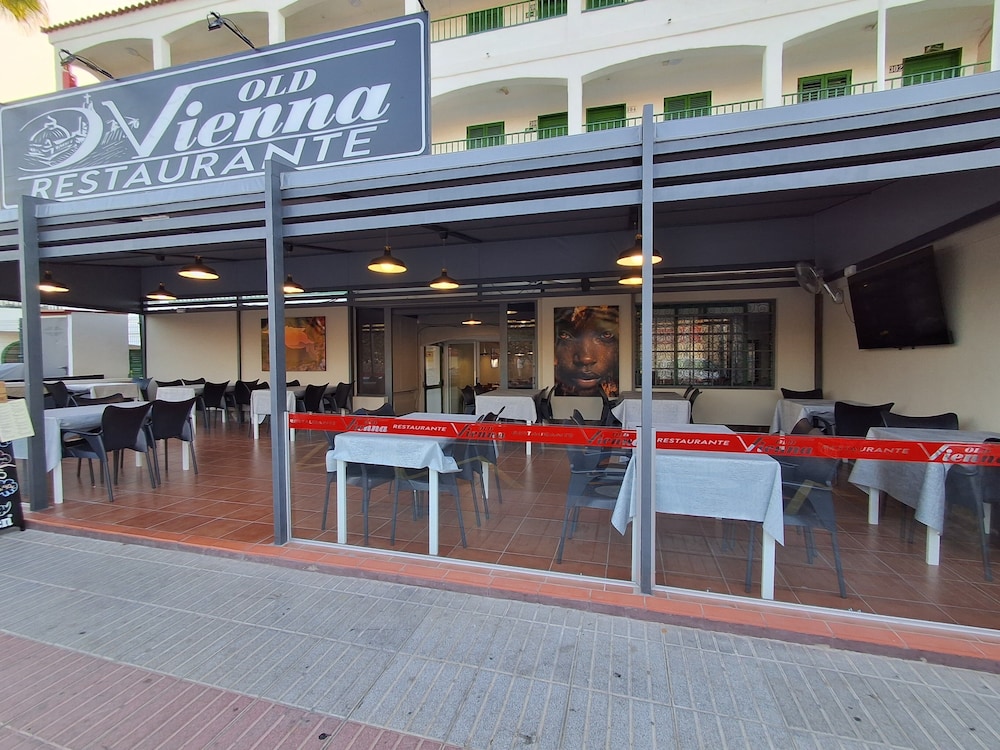 Apartamentos Las Faluas — Restaurant & bars in Playa del Ingles, Canary Islands