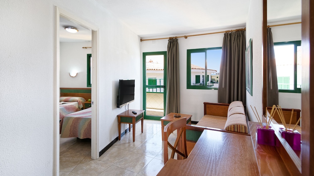 Apartamentos Las Faluas — Hotel rooms in Playa del Ingles, Canary Islands