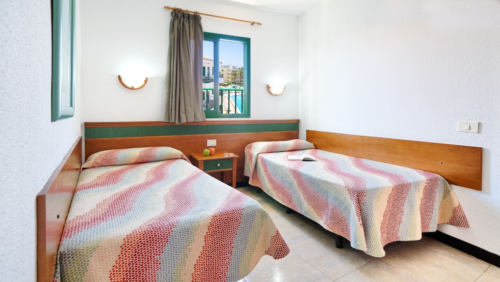 Apartamentos Las Faluas — Hotel rooms in Playa del Ingles, Canary Islands