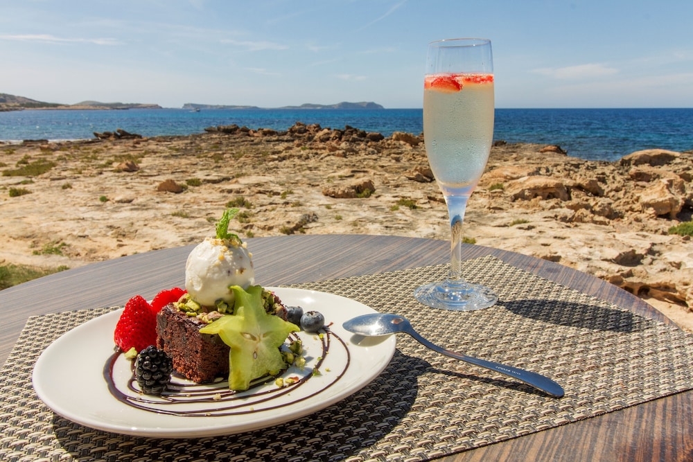 Can Salia — Restaurant & bars in San Antonio, Balearic Islands