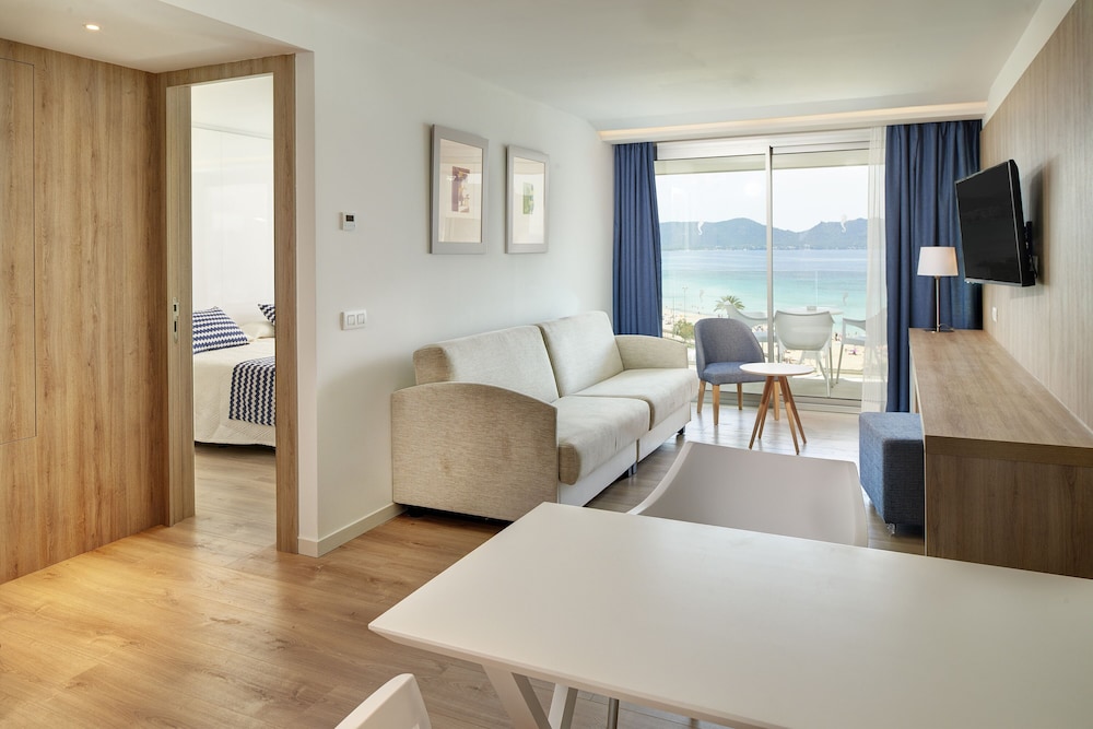 Hipotels Bahia Cala Millor - Adults Only — Hotel rooms in Cala Millor, Balearic Islands