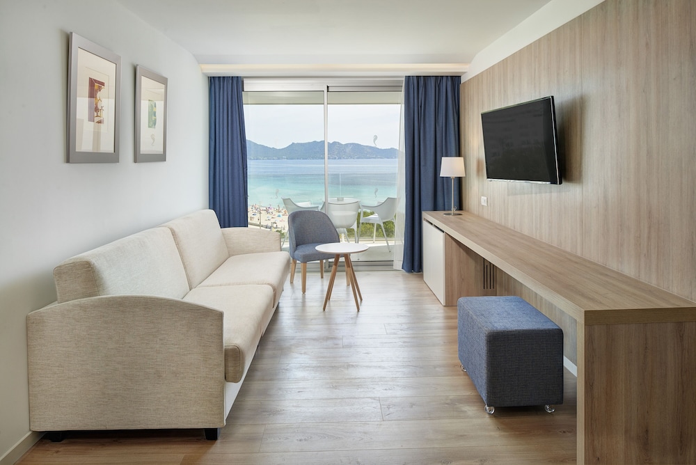 Hipotels Bahia Cala Millor - Adults Only — Hotel rooms in Cala Millor, Balearic Islands
