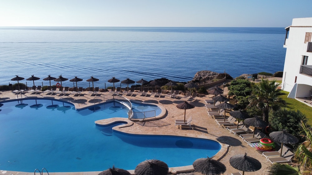 Alua Suites Las Rocas - Hyatt Inclusive Collection — Main photo in Cala d´Or, Balearic Islands