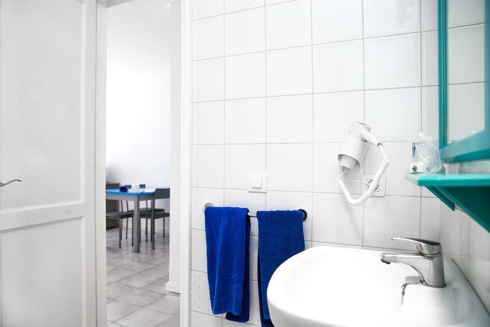 Apartamentos LIVVO Oasis — Hotel rooms in Puerto del Carmen, Canary Islands