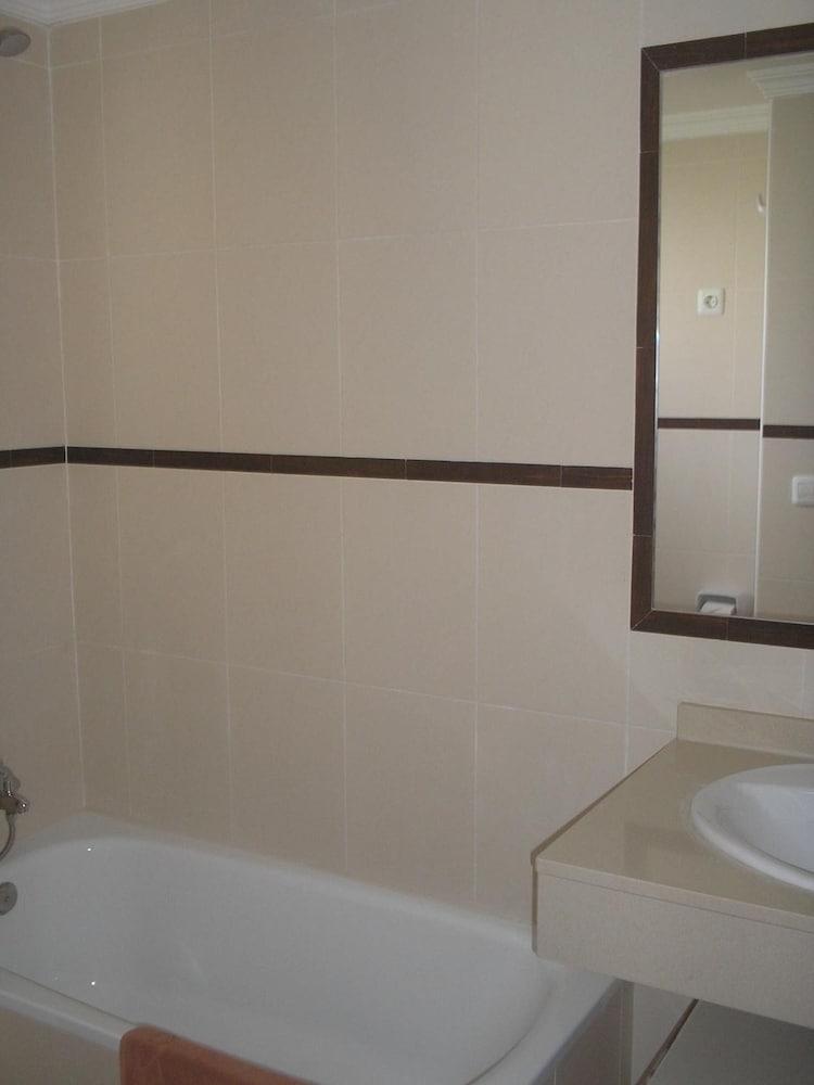 Bungalows Playa Limones — Hotel rooms in Playa Blanca, Canary Islands