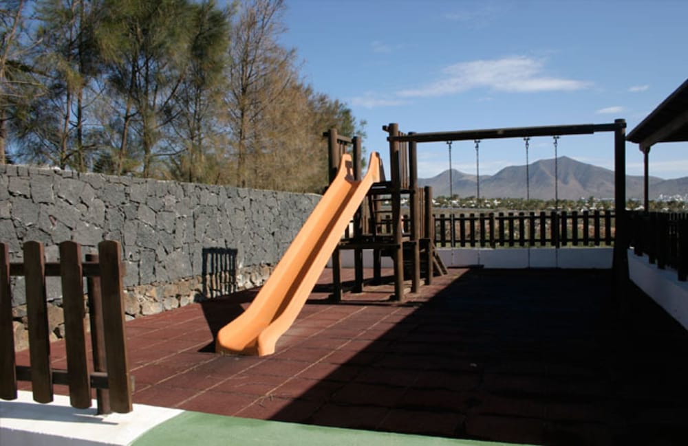 Bungalows Playa Limones — Attractions for children in Playa Blanca, Canary Islands