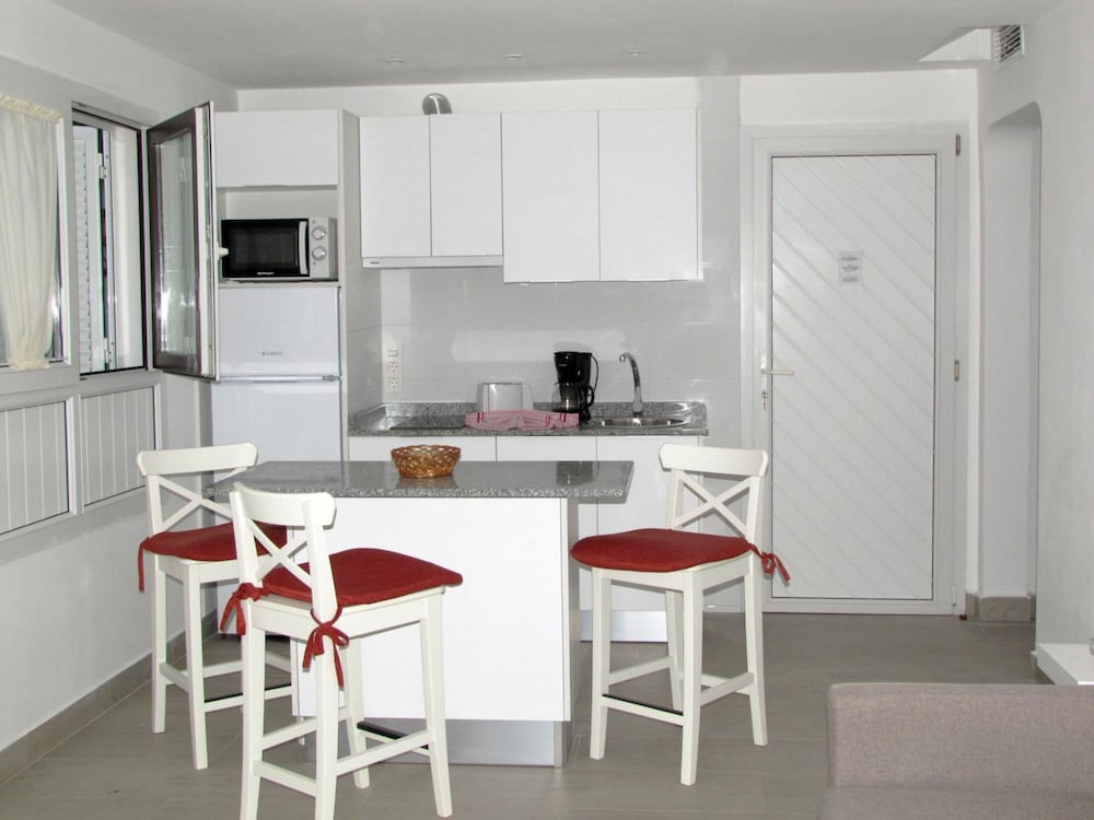 Bungalows Playa Limones — Hotel rooms in Playa Blanca, Canary Islands