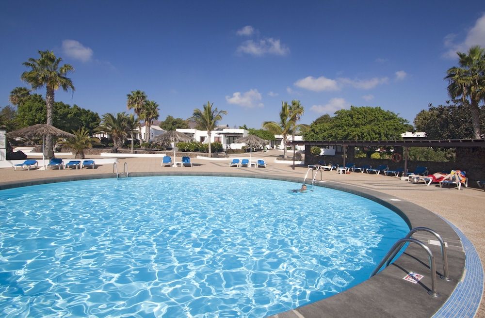 Bungalows Playa Limones image