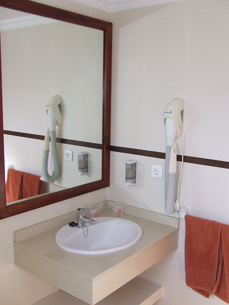 Bungalows Playa Limones — Hotel rooms in Playa Blanca, Canary Islands
