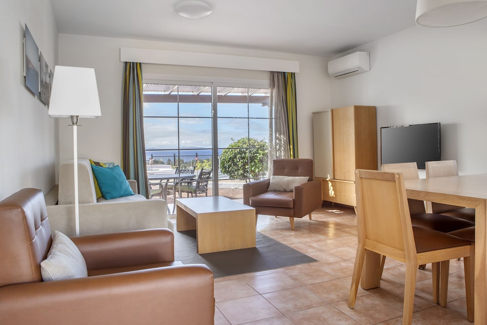 Jardines del Sol — Hotel rooms in Playa Blanca, Canary Islands