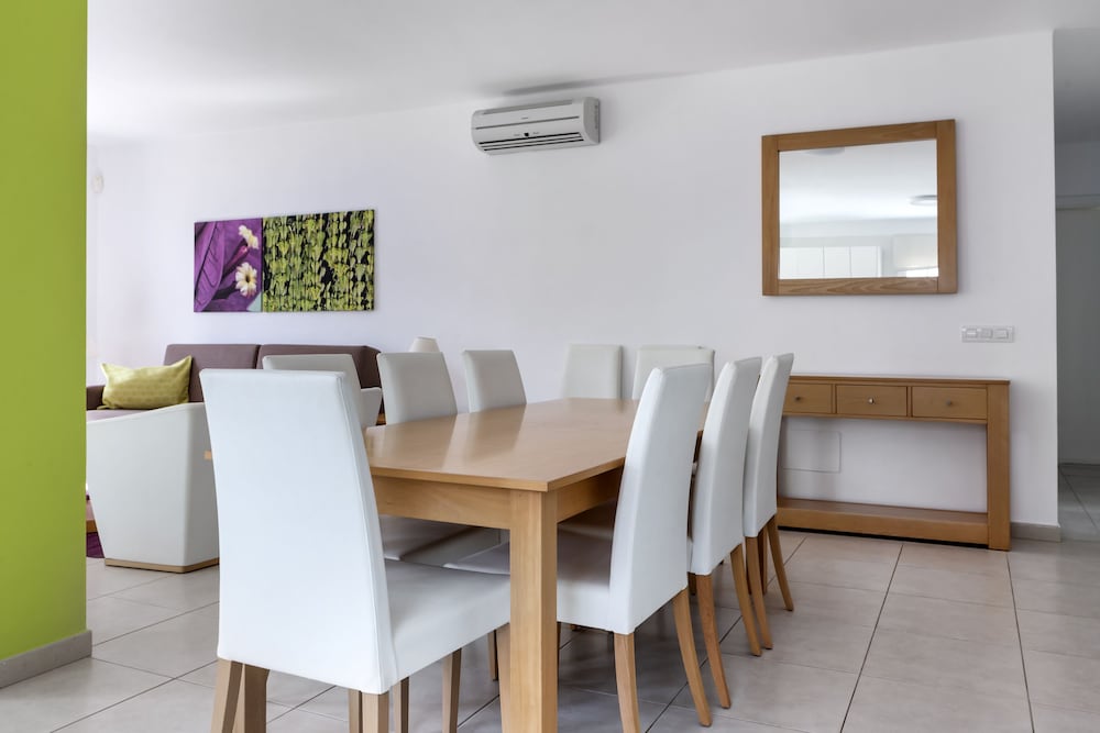 Jardines del Sol — Hotel rooms in Playa Blanca, Canary Islands