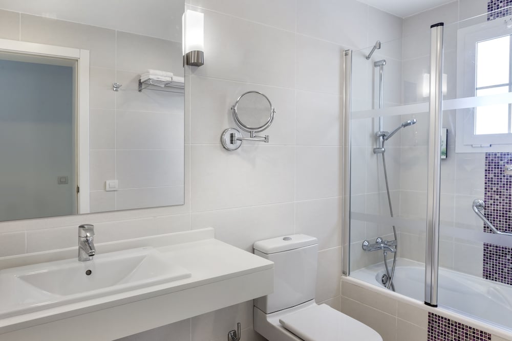 Jardines del Sol — Hotel rooms in Playa Blanca, Canary Islands