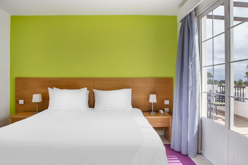 Jardines del Sol — Hotel rooms in Playa Blanca, Canary Islands