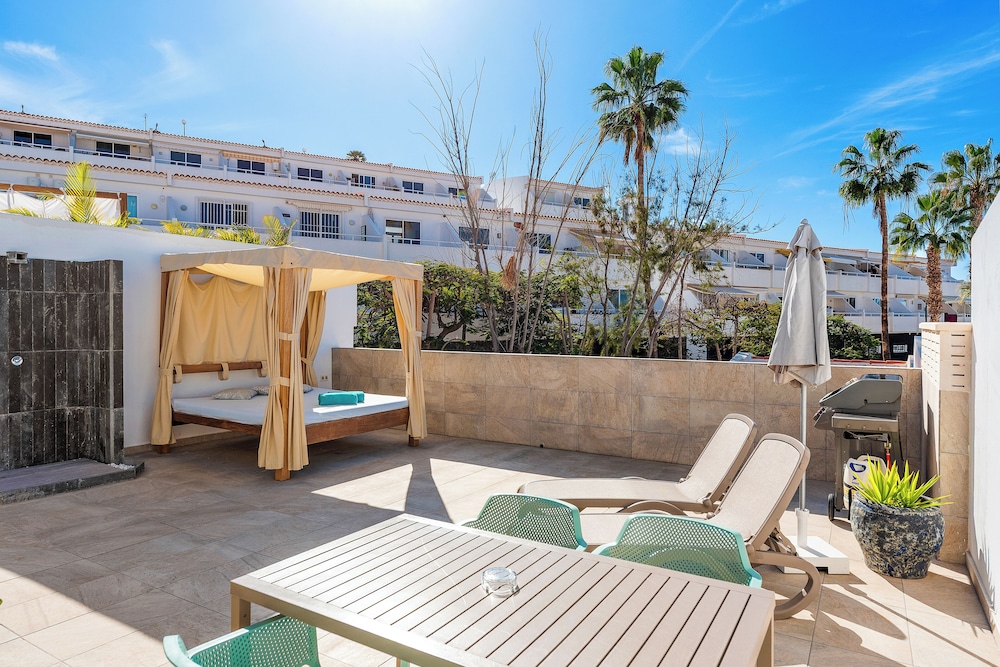 Haciendas Village Tenerife — Hotel building in Costa Adeje, Canary Islands