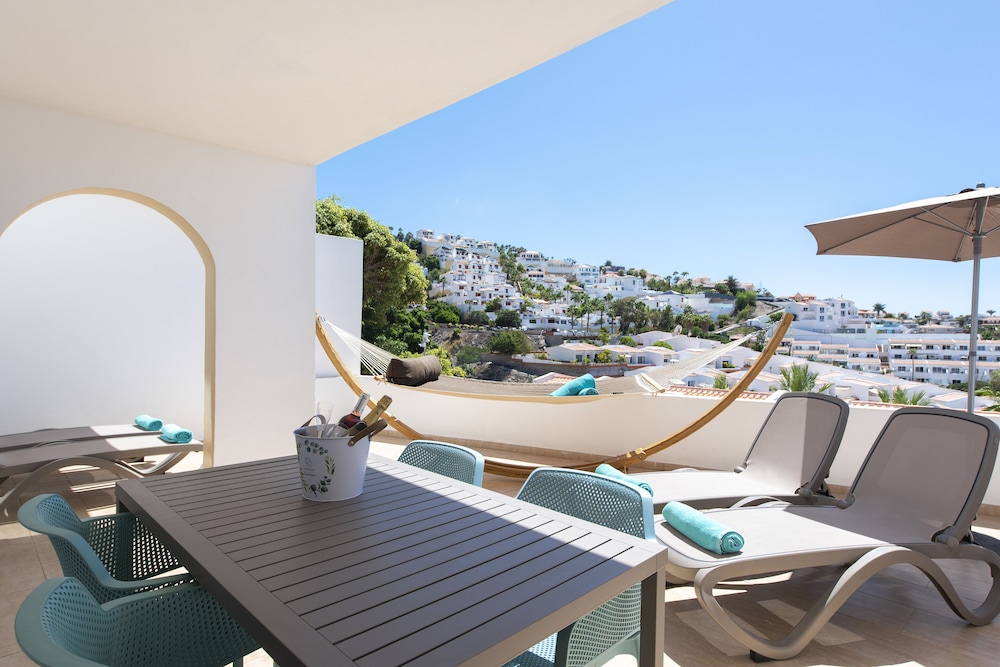 Haciendas Village Tenerife — Hotel rooms in Costa Adeje, Canary Islands
