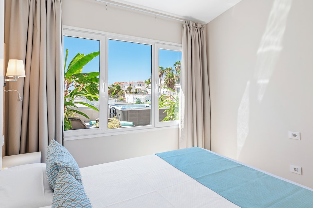 Haciendas Village Tenerife — Hotel rooms in Costa Adeje, Canary Islands