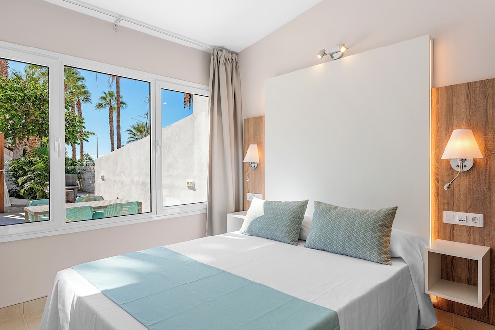 Haciendas Village Tenerife — Hotel rooms in Costa Adeje, Canary Islands