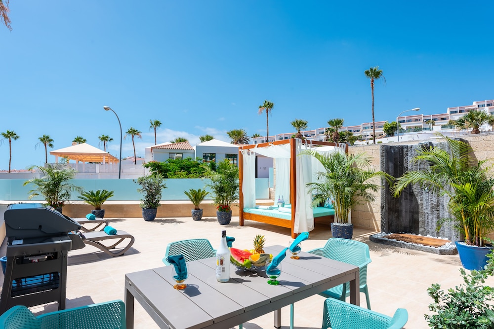 Haciendas Village Tenerife — Hotel building in Costa Adeje, Canary Islands