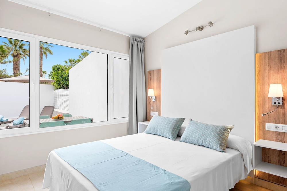Haciendas Village Tenerife — Hotel rooms in Costa Adeje, Canary Islands