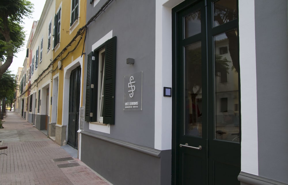 Hotel Romantic Los 5 Sentidos — Hotel building in Ciutadella de Menorca, Balearic Islands