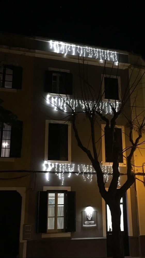 Hotel Romantic Los 5 Sentidos — Hotel building in Ciutadella de Menorca, Balearic Islands