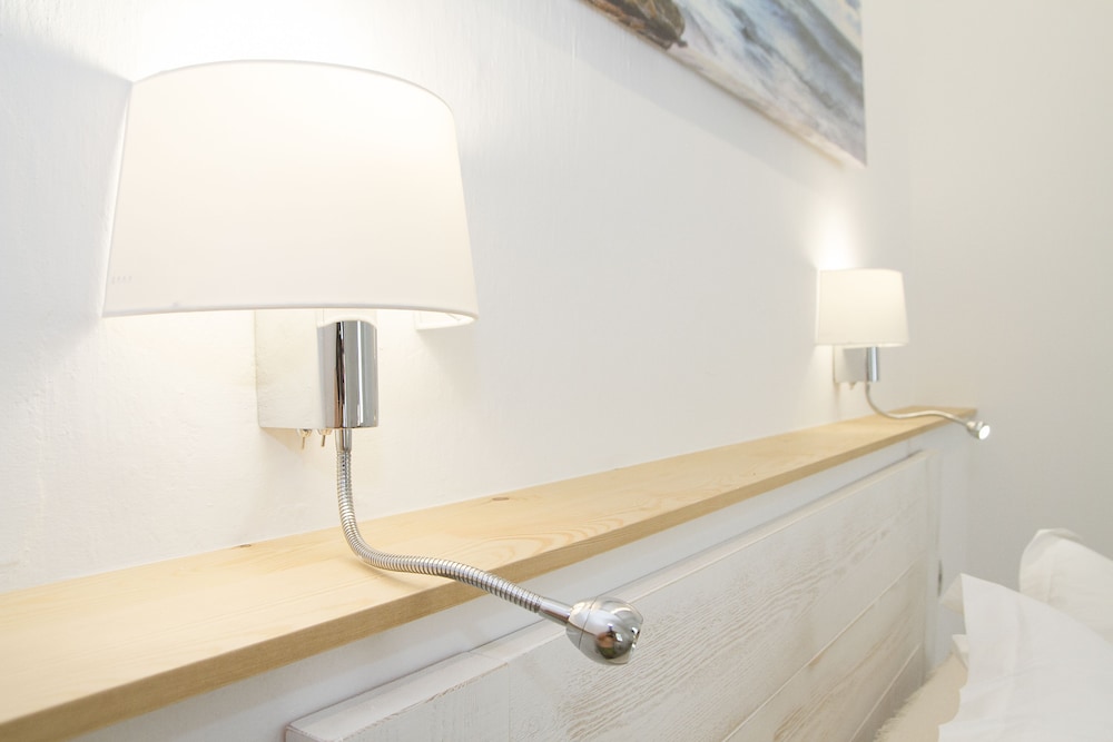 Hotel Romantic Los 5 Sentidos — Hotel rooms in Ciutadella de Menorca, Balearic Islands