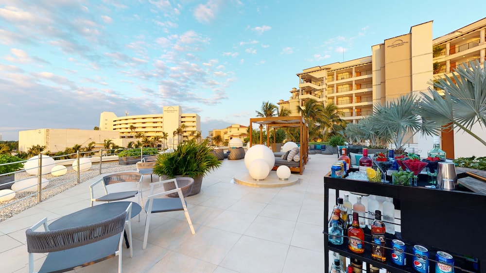 Grand Park Royal Cancun -  All Inclusive — Restaurant & bars in Cancun, Quintana Roo