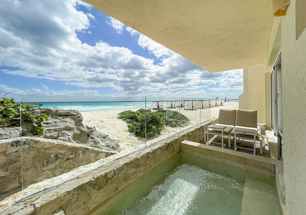Grand Park Royal Cancun -  All Inclusive — Hotel rooms in Cancun, Quintana Roo