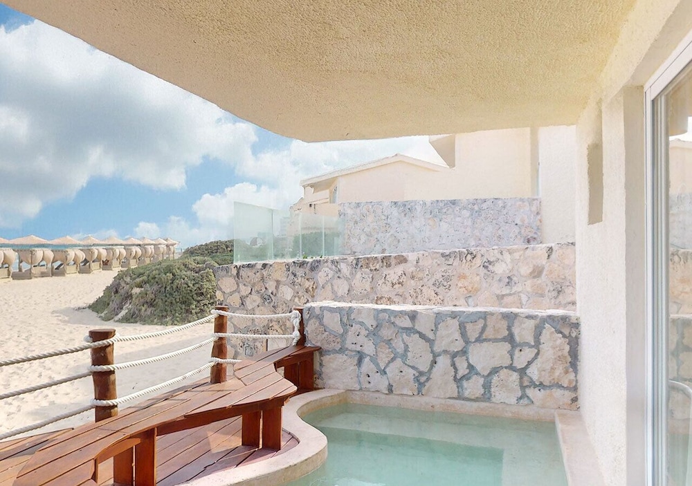 Grand Park Royal Cancun -  All Inclusive — Swimming pool in Cancun, Quintana Roo