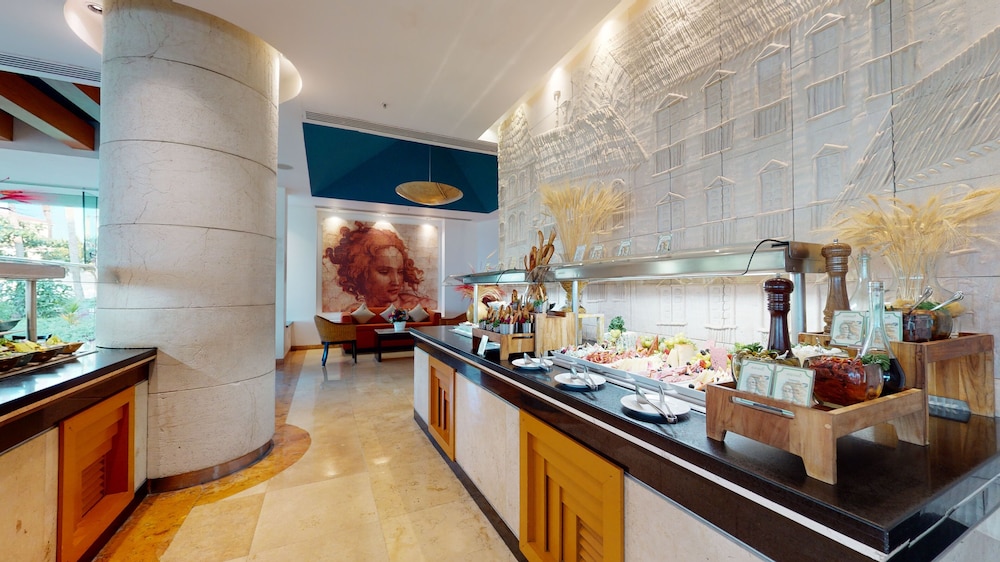 Grand Park Royal Cancun -  All Inclusive — Restaurant & bars in Cancun, Quintana Roo
