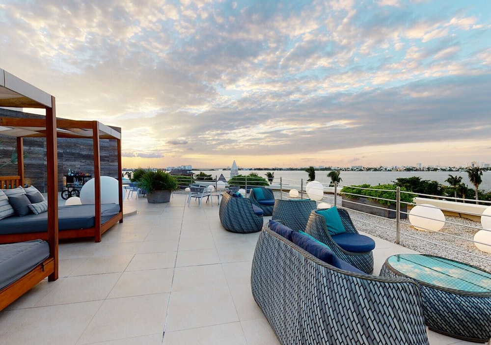 Grand Park Royal Cancun -  All Inclusive — Restaurant & bars in Cancun, Quintana Roo