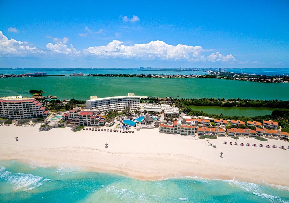 Grand Park Royal Cancun -  All Inclusive — Main photo in Cancun, Quintana Roo