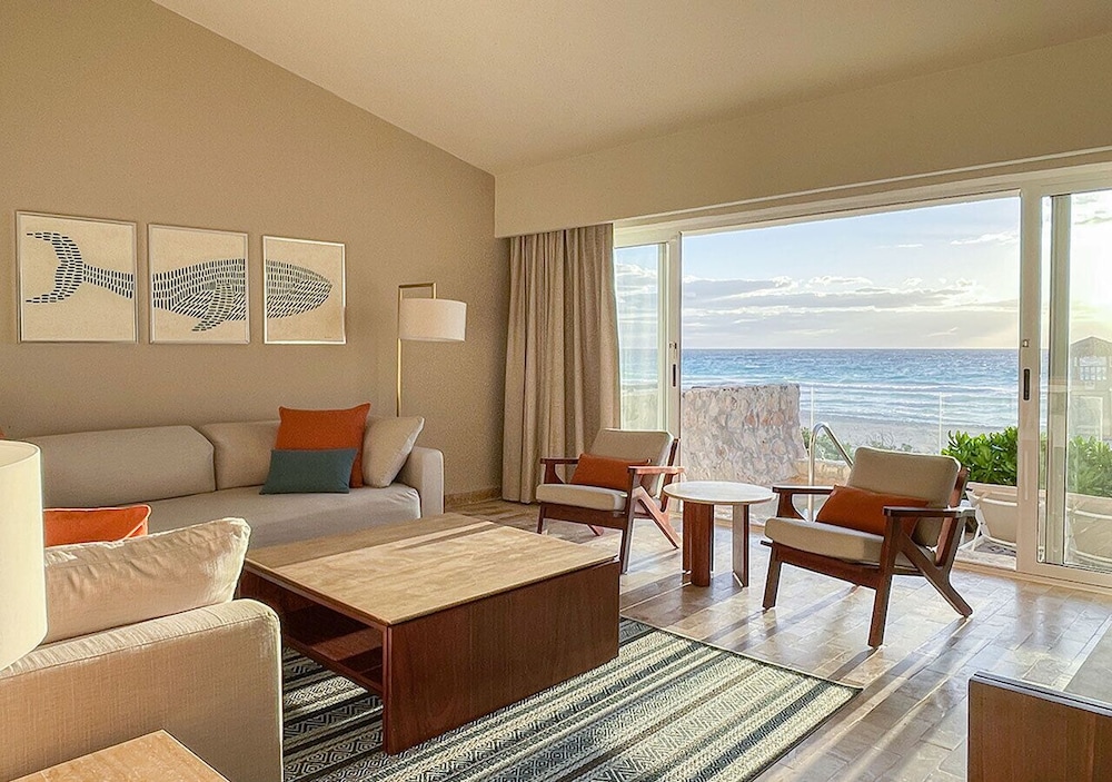 Grand Park Royal Cancun -  All Inclusive — Hotel rooms in Cancun, Quintana Roo