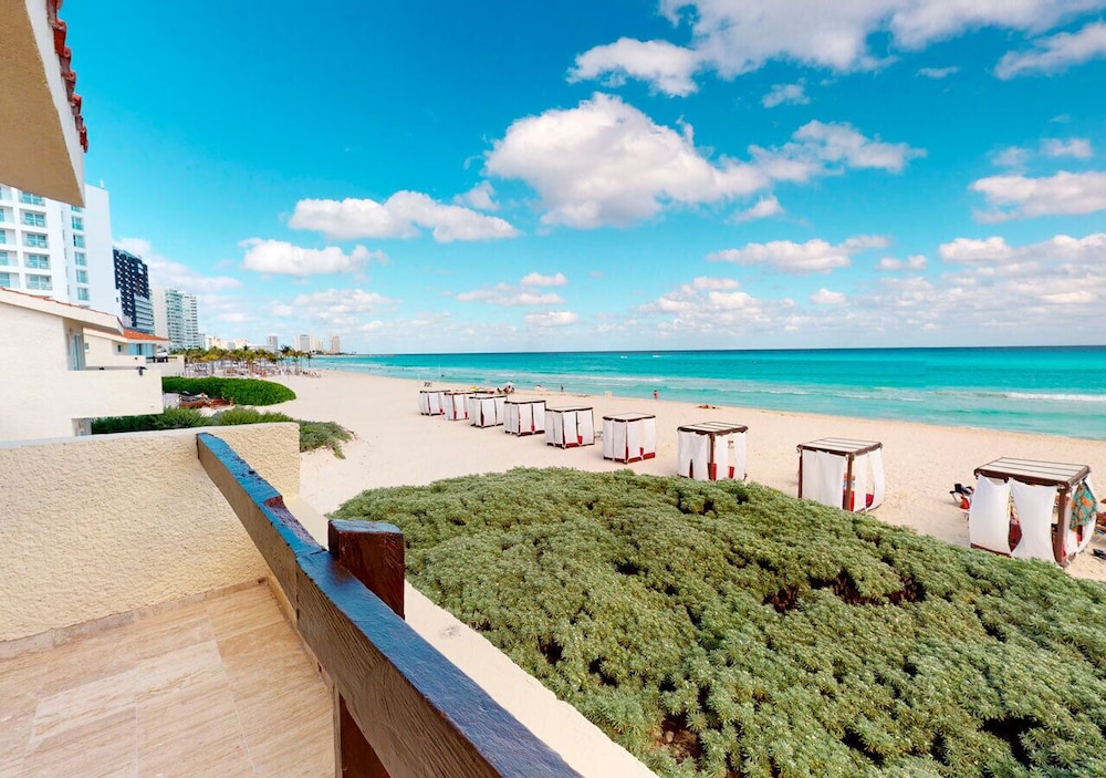 Grand Park Royal Cancun -  All Inclusive — Beach in Cancun, Quintana Roo