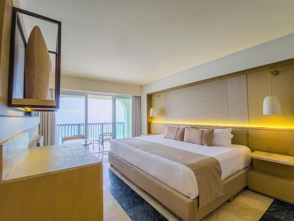 Grand Park Royal Cancun -  All Inclusive — Hotel rooms in Cancun, Quintana Roo