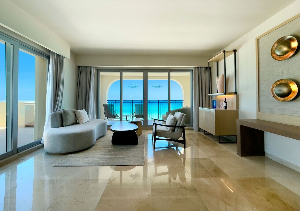 Grand Park Royal Cancun -  All Inclusive — Hotel rooms in Cancun, Quintana Roo