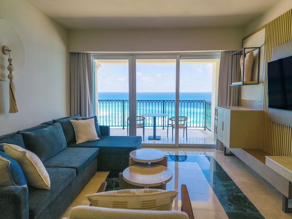 Grand Park Royal Cancun -  All Inclusive — Hotel rooms in Cancun, Quintana Roo