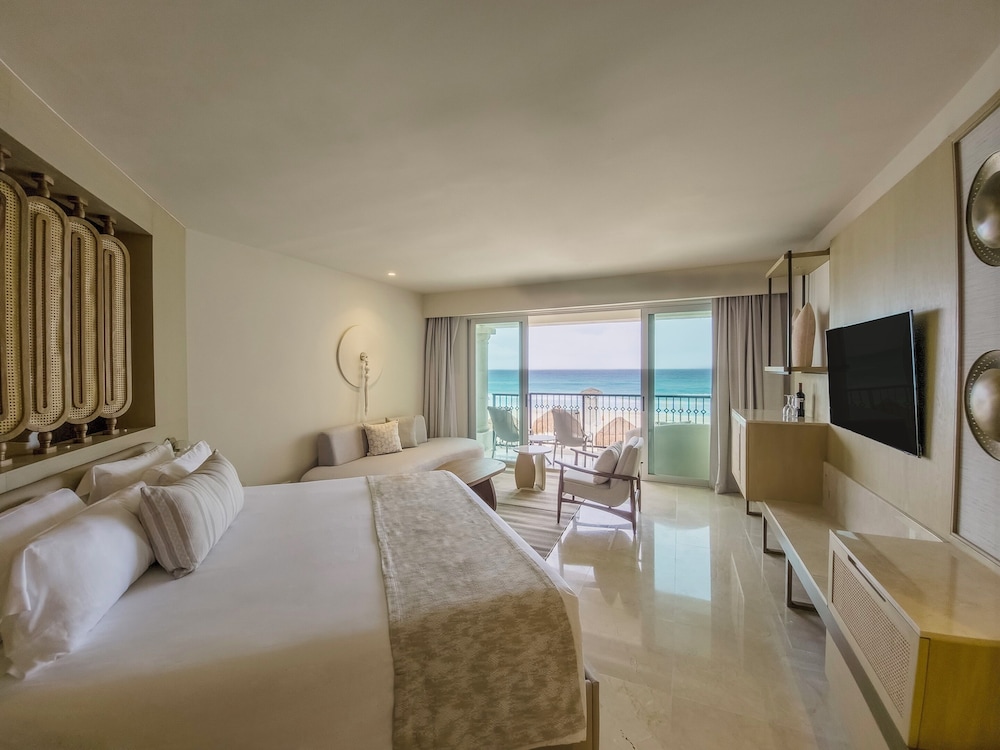 Grand Park Royal Cancun -  All Inclusive — Hotel rooms in Cancun, Quintana Roo