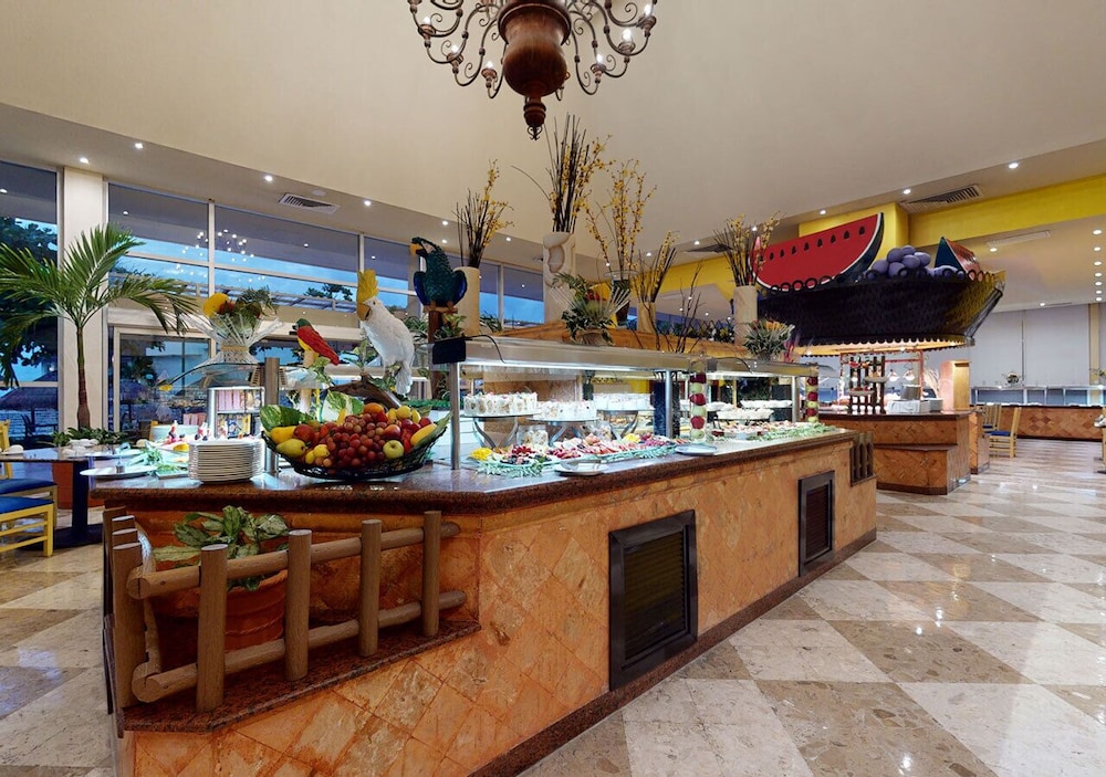 Grand Park Royal Cancun -  All Inclusive — Restaurant & bars in Cancun, Quintana Roo