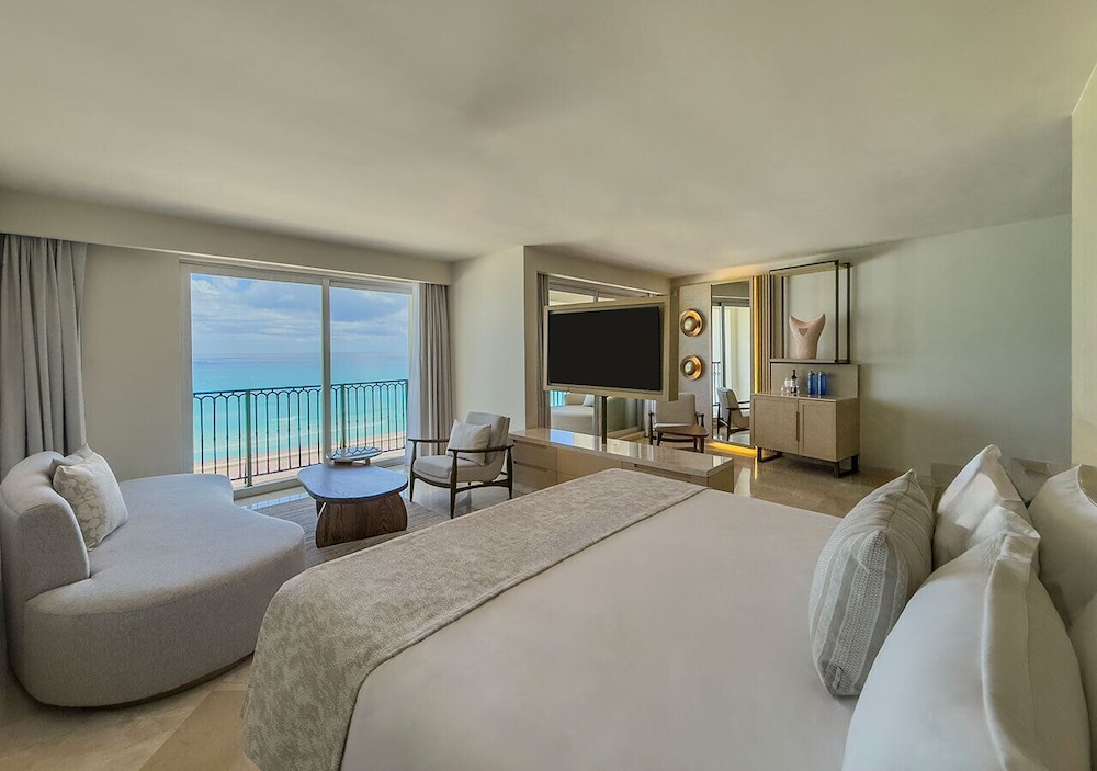 Grand Park Royal Cancun -  All Inclusive — Hotel rooms in Cancun, Quintana Roo