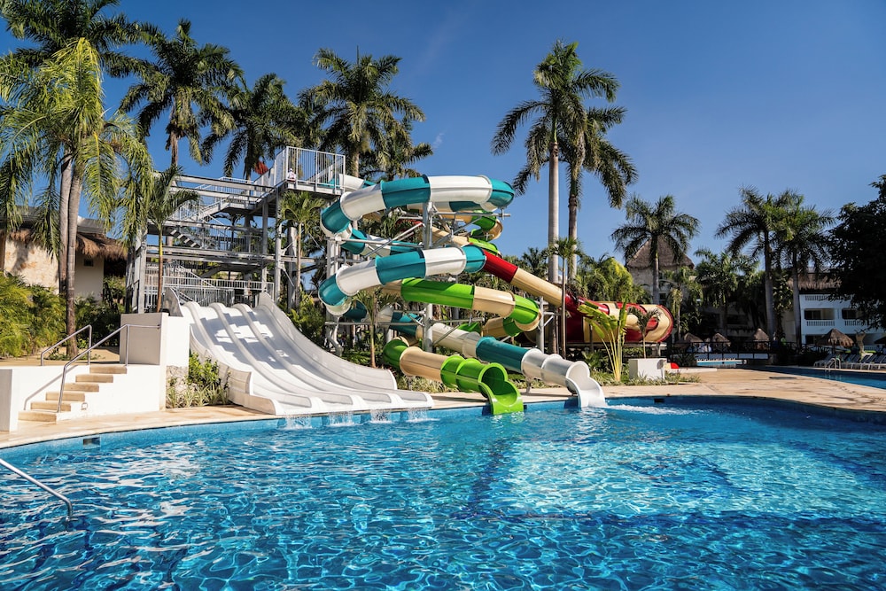 Grand Riviera Princess - All Inclusive — Swimming pool in Playa del Carmen, Quintana Roo