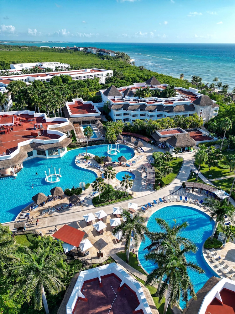 Grand Riviera Princess - All Inclusive — Swimming pool in Playa del Carmen, Quintana Roo