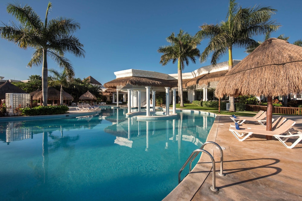 Grand Riviera Princess - All Inclusive — Swimming pool in Playa del Carmen, Quintana Roo