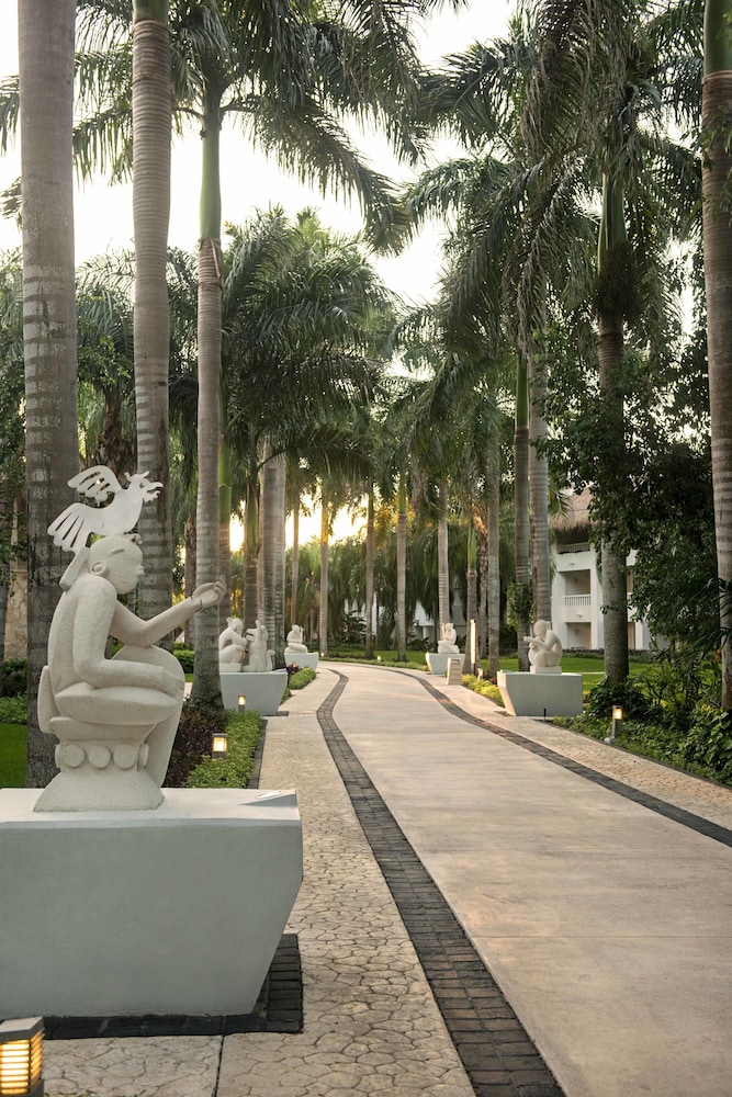 Grand Riviera Princess - All Inclusive — Hotel building in Playa del Carmen, Quintana Roo