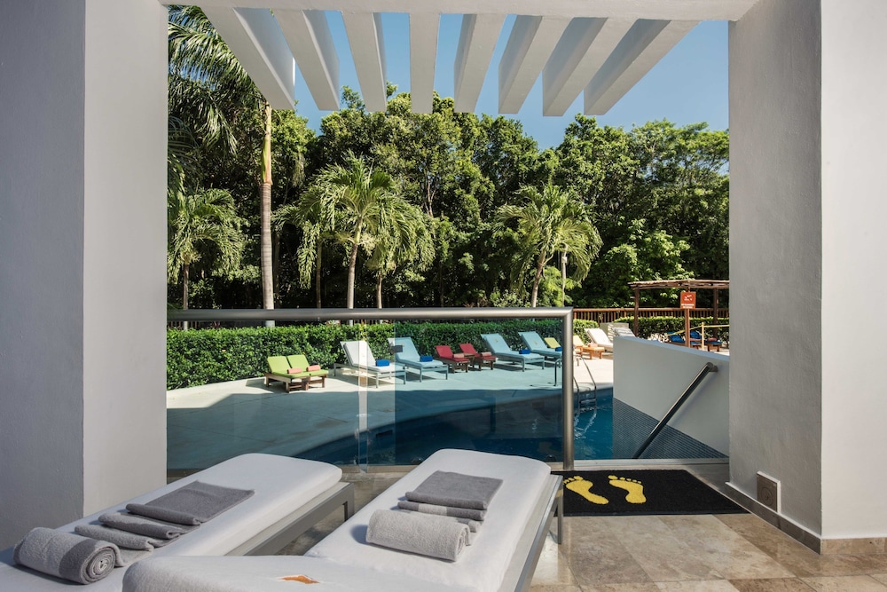 Grand Riviera Princess - All Inclusive — Swimming pool in Playa del Carmen, Quintana Roo