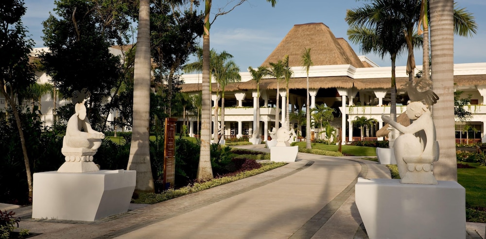 Grand Riviera Princess - All Inclusive — Hotel building in Playa del Carmen, Quintana Roo