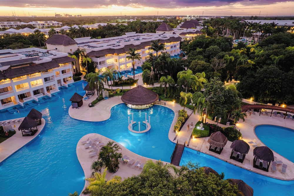 Grand Riviera Princess - All Inclusive — Swimming pool in Playa del Carmen, Quintana Roo