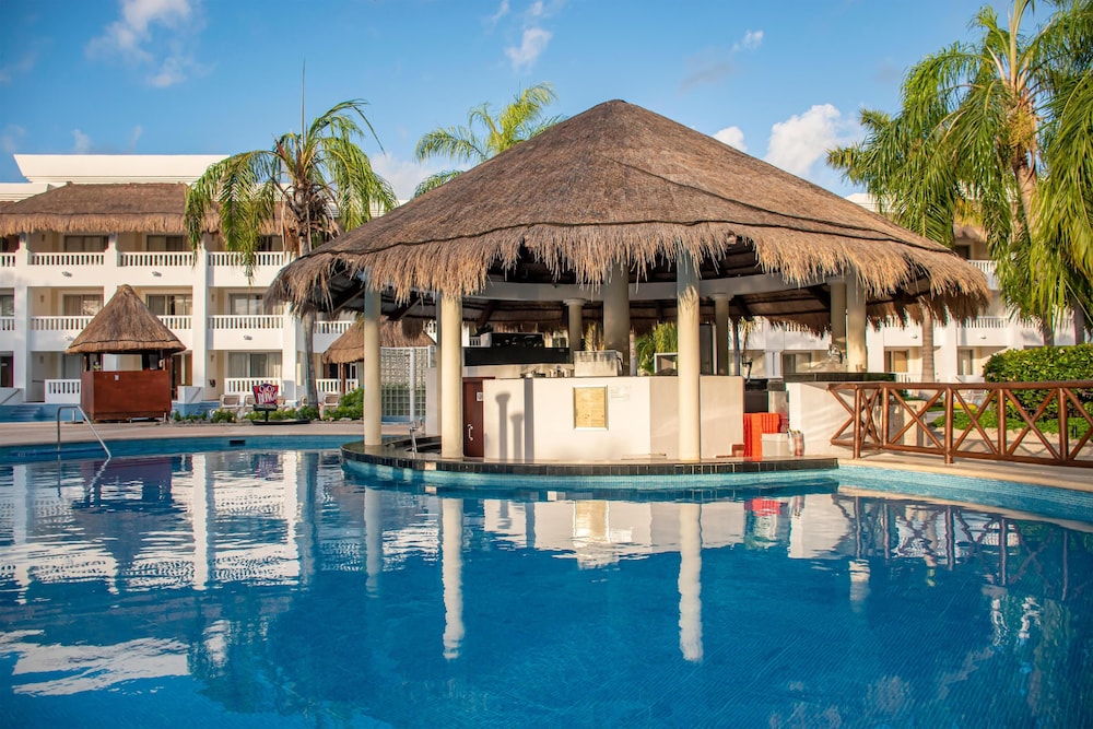 Grand Riviera Princess - All Inclusive — Swimming pool in Playa del Carmen, Quintana Roo
