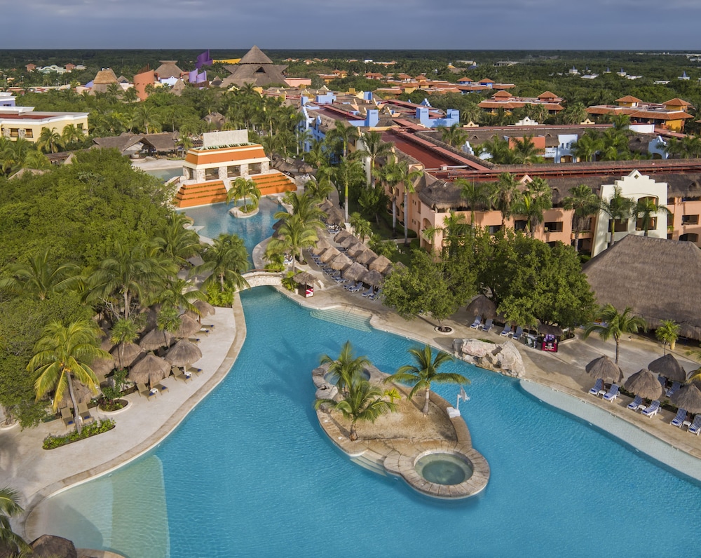 Iberostar Selection Paraíso Lindo - All Inclusive — Swimming pool in Playa del Carmen, Quintana Roo
